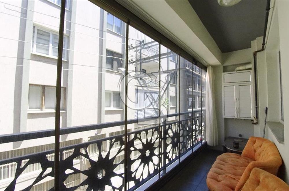 İzmir Karşıyaka Şemikler Eşyalı Kiralık 3+1 81 M² Daire