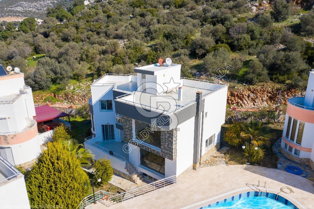 KUŞADASI KUŞTUR KİRALIK 5+1 VİLLA