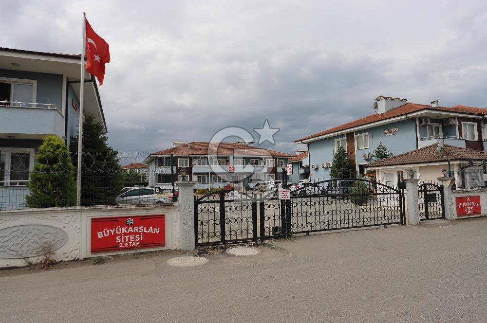 Büyükarslan Sitesinde Aileler İçin İdeal Geniş Daire Fırsatı !