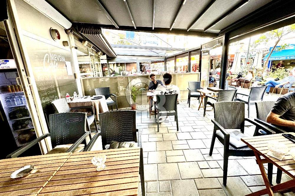 BOSTANLI'DA GELİŞİME AÇIK YAYA TRAFİĞİNİN EN YOĞUN OLDUĞU SOKAKLARDAN BİRİNDE DEVREN KİRALIK KAFE FIRSATI
