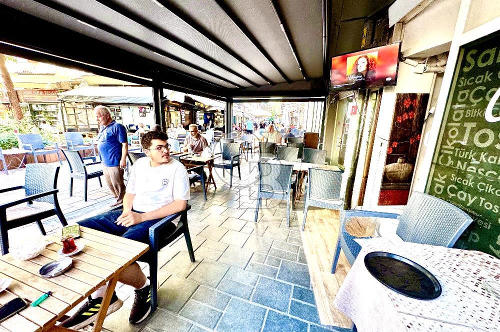 BOSTANLI'DA GELİŞİME AÇIK YAYA TRAFİĞİNİN EN YOĞUN OLDUĞU SOKAKLARDAN BİRİNDE DEVREN KİRALIK KAFE FIRSATI