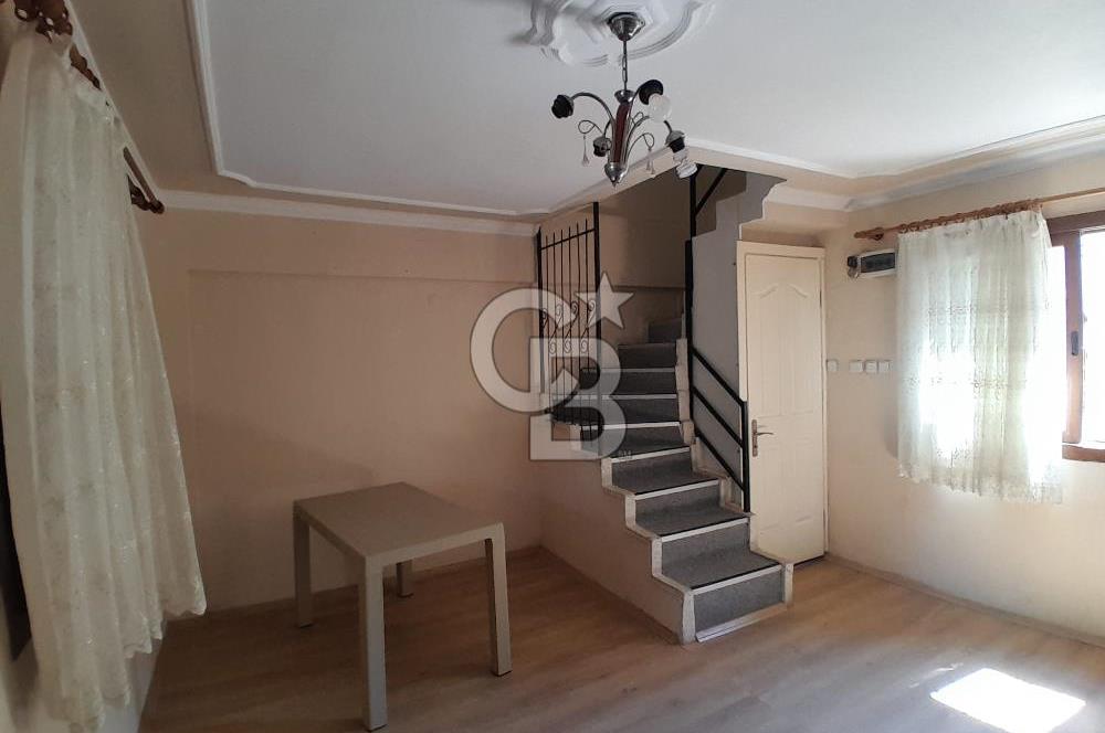 Eski Foça Atatürk Mahallesinde Kiralık 3+1 Tripleks