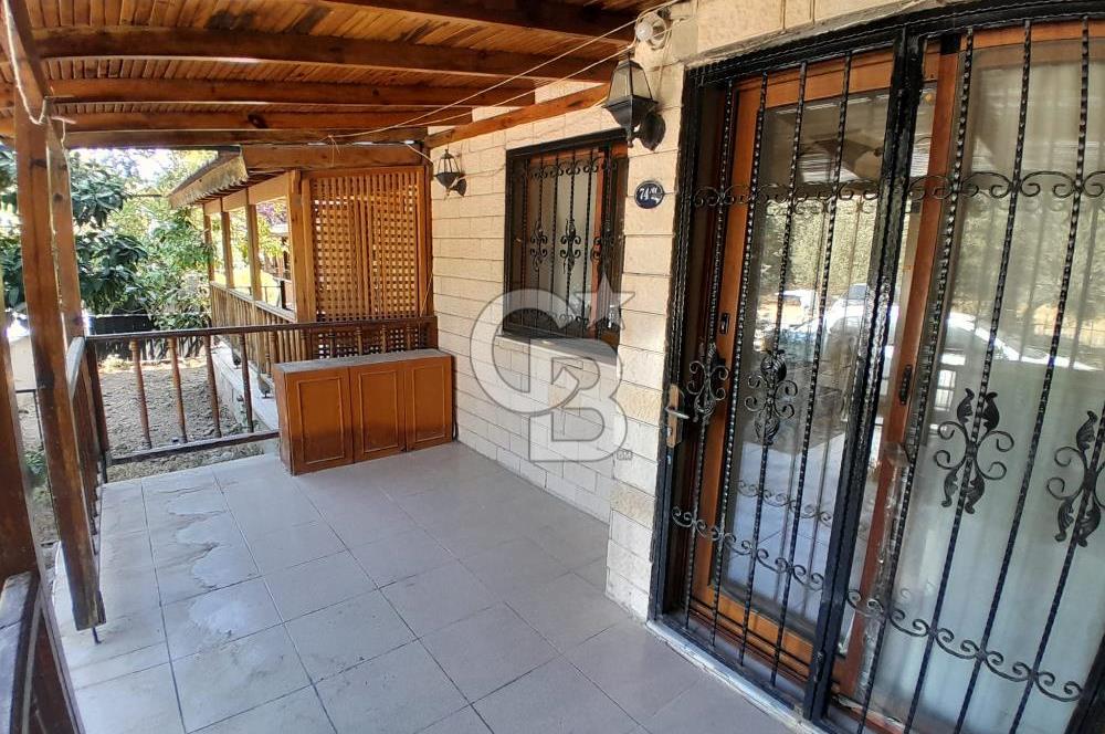 Eski Foça Atatürk Mahallesinde Kiralık 3+1 Tripleks