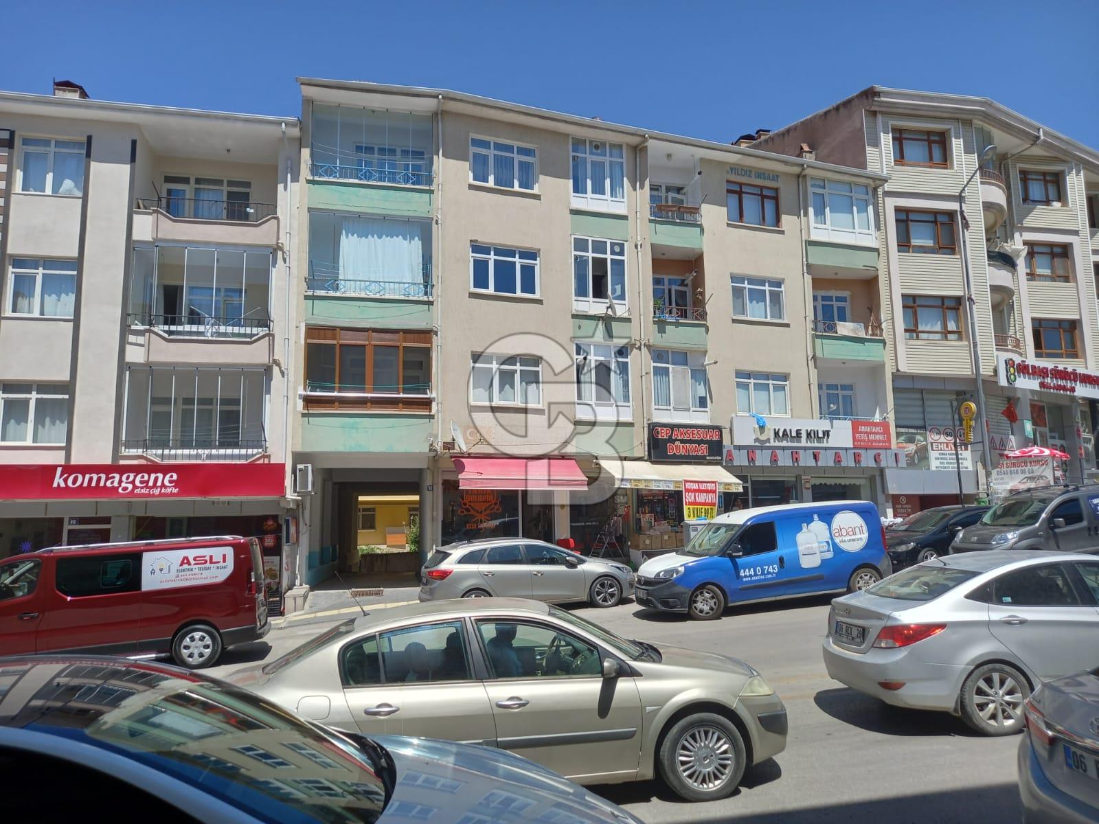 GÖLBAŞI SEĞMENLER OĞUZ KAAN USTA CADDESİ ÜZERİ SATILIK DAİRE