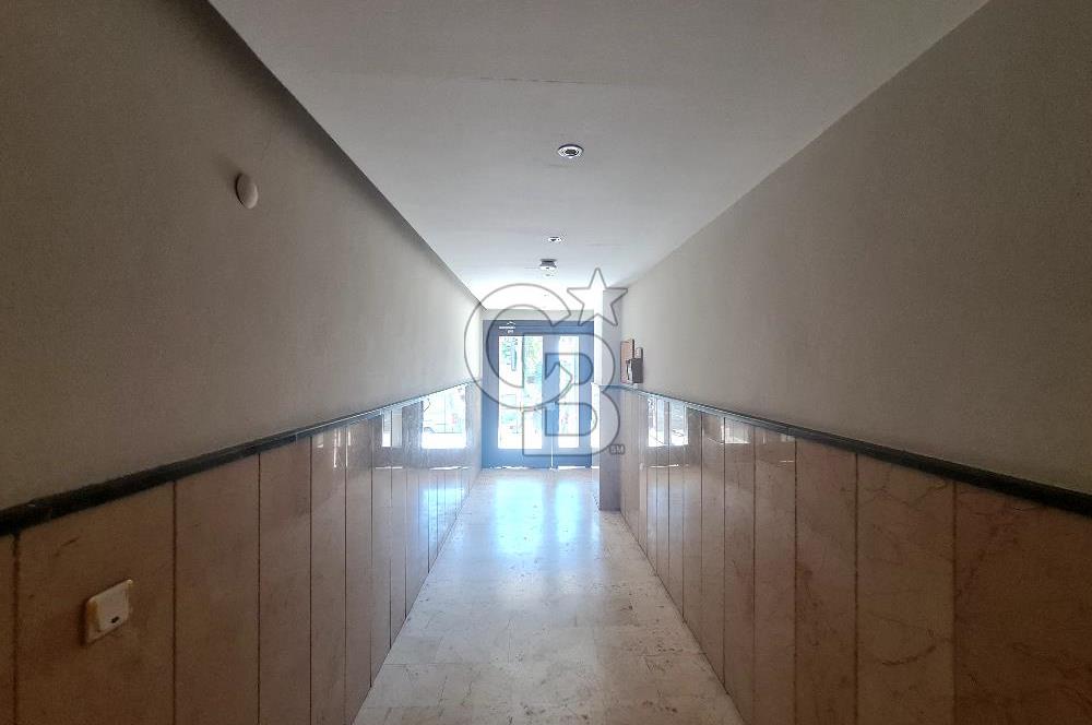         Küçük Çamlıca'da Merkezi  Konumda  Ferah 3+1 Kiralık   Ofis