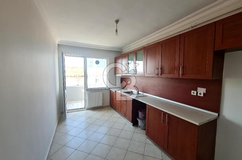         Küçük Çamlıca'da Merkezi  Konumda  Ferah 3+1 Kiralık   Ofis