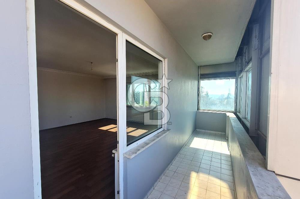         Küçük Çamlıca'da Merkezi  Konumda  Ferah 3+1 Kiralık   Ofis