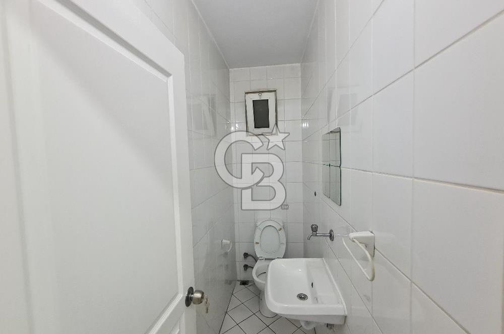         Küçük Çamlıca'da Merkezi  Konumda  Ferah 3+1 Kiralık   Ofis