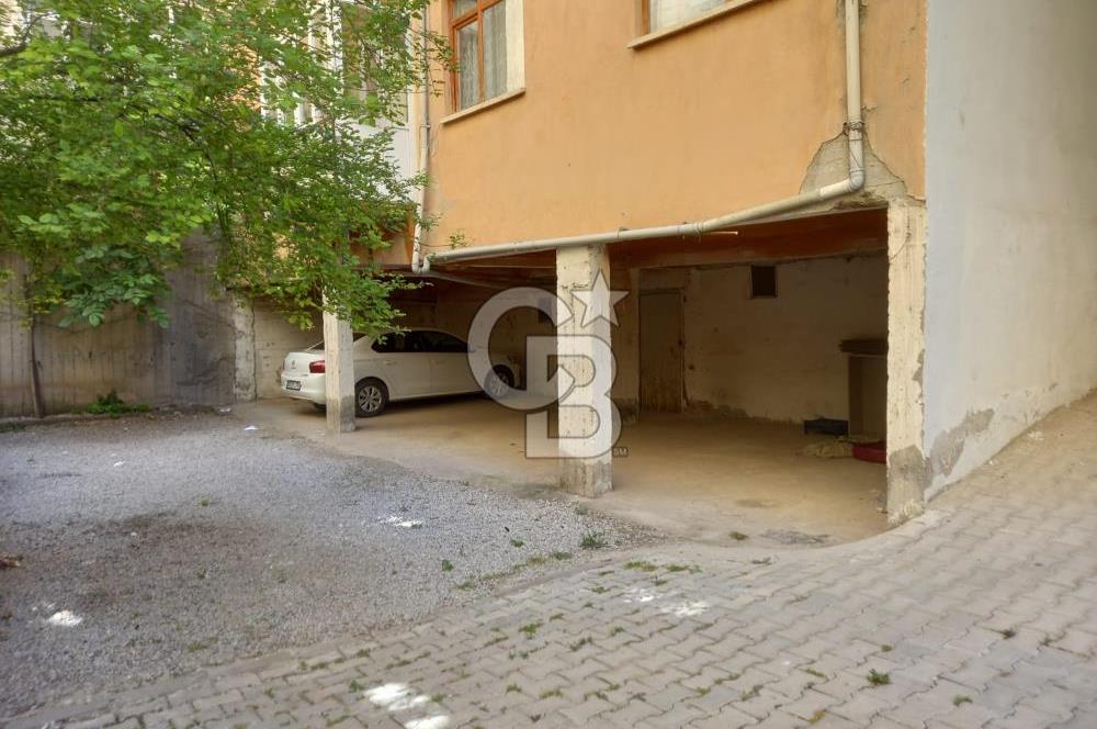 GÖLBAŞI SEĞMENLER OĞUZ KAAN USTA CADDESİ ÜZERİ SATILIK DAİRE