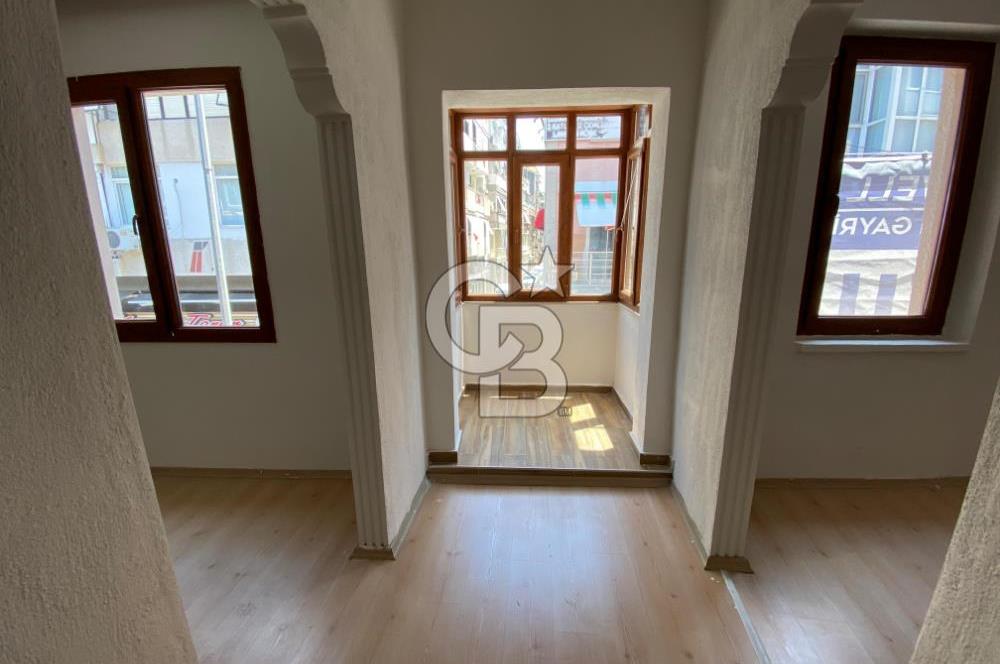 KARŞIYAKA ÇARŞI TİYATRO SOKAĞINDA KOMPLE SATILIK TARİHİ BİNA