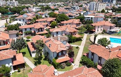 SEFERİHİSAR ÜRKMEZ'DE ERDEM-TUR SİTESİ'NDE SATILIK 3+1 VİLLA