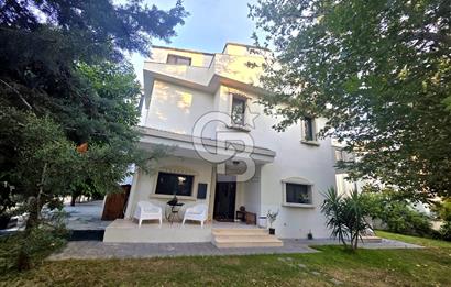 KARŞIKENT SİTESİNDE HAVUZLU GENİŞ BAHÇELİ 7+1  SATILIK VİLLA