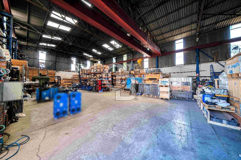 PENDİK KAYNARCA'DA E5'E PARALEL VİNÇLİ KİRALIK 1000 M2 DEPO