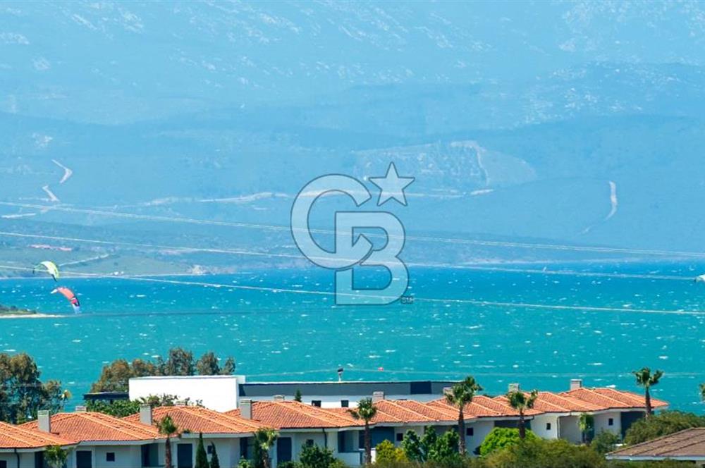 URLA KENT SİTESİ FULL DENİZ MANZARALI ÖZEL HAVUZLU VİLLA
