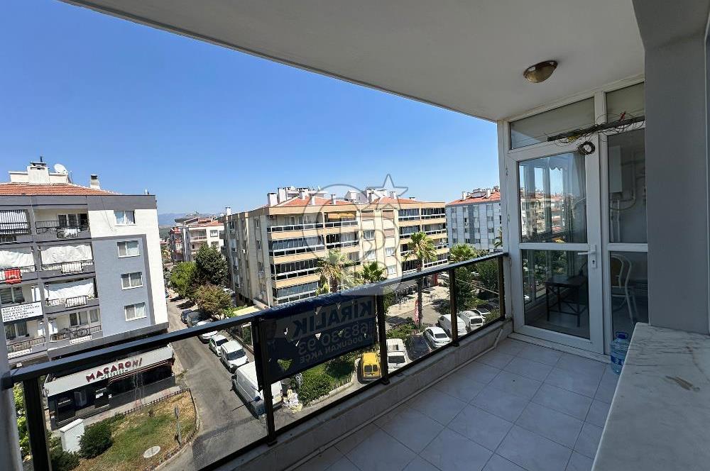 Gaziemir-Atıfbey, Sevgi Yolu Üzerinde Eşyalı 3+1 Kiralık Daire