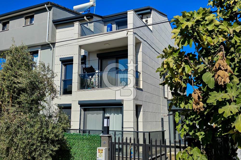 URLA ATATÜRK MAHALLESİ 5+1 HAVUZLU MÜSTAKİL VİLLA SATILIK