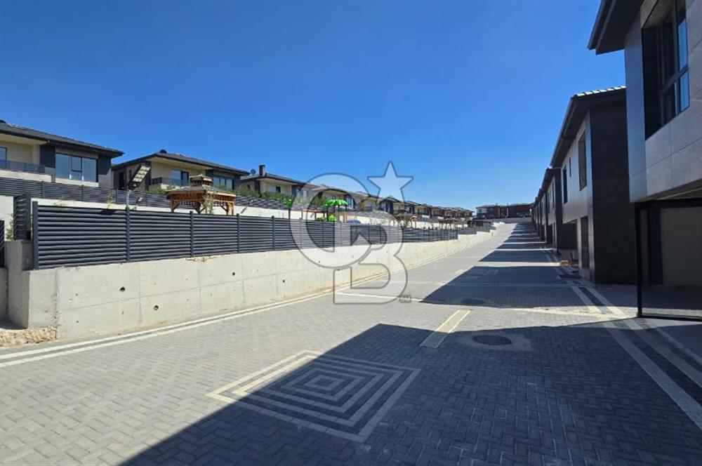 BAĞLICA ZİRVE CEDDESİNDE GÜLHANIM KONAKLARINDA NATAMAM VİLLA
