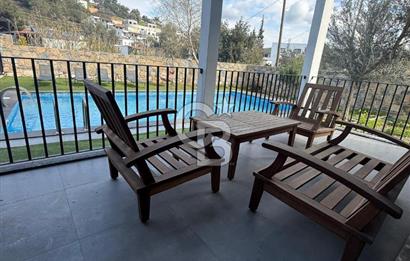 YALIÇİFTLİK'DE YILLIK KİRALIK BAHÇE KATI 2+1 HAVUZLU DAİRE