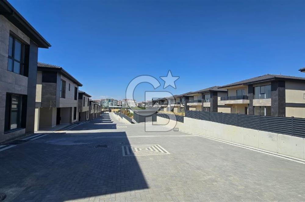 BAĞLICA ZİRVE CEDDESİNDE GÜLHANIM KONAKLARINDA NATAMAM VİLLA
