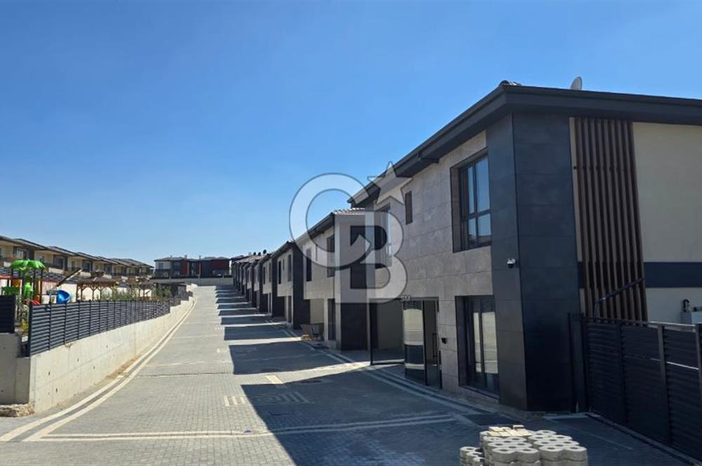 BAĞLICA ZİRVE CEDDESİNDE GÜLHANIM KONAKLARINDA NATAMAM VİLLA