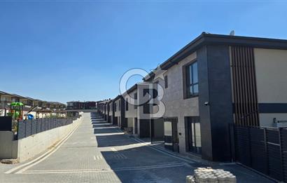 BAĞLICA ZİRVE CEDDESİNDE GÜLHANIM KONAKLARINDA NATAMAM VİLLA