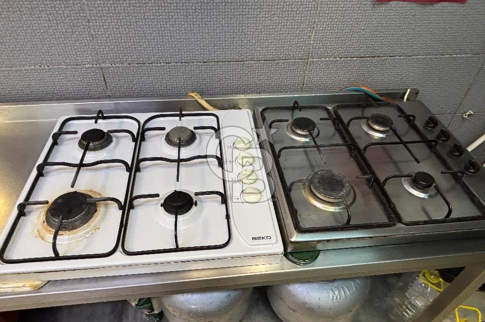 KARŞIYAKA MERKEZ'DE DEVREN KİRALIK YEMEK SALONU