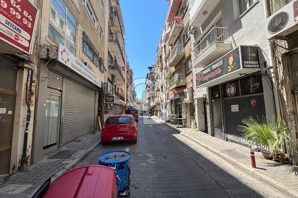 KARŞIYAKA MERKEZ'DE DEVREN KİRALIK YEMEK SALONU