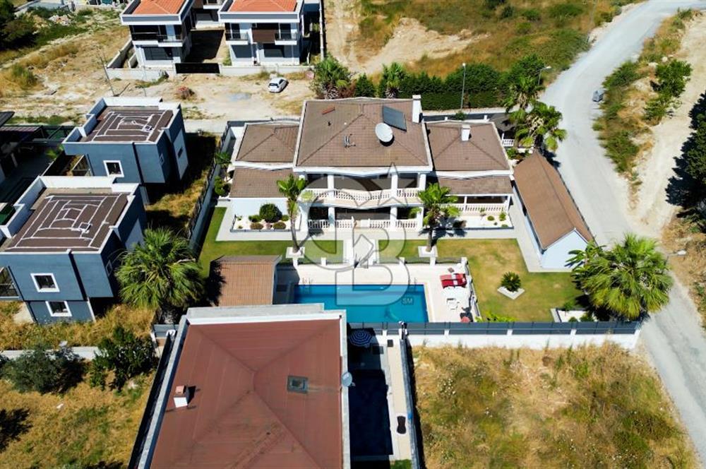 AYDIN KUŞADASI SOĞUCAK’TA EŞYALI YÜZME HAVUZLU SATILIK 5+2 LÜKS VİLLA