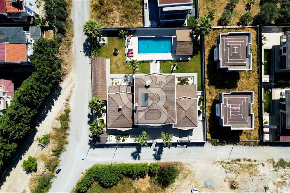 AYDIN KUŞADASI SOĞUCAK’TA EŞYALI YÜZME HAVUZLU SATILIK 5+2 LÜKS VİLLA