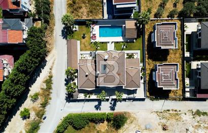 AYDIN KUŞADASI SOĞUCAK’TA EŞYALI YÜZME HAVUZLU SATILIK 5+2 LÜKS VİLLA