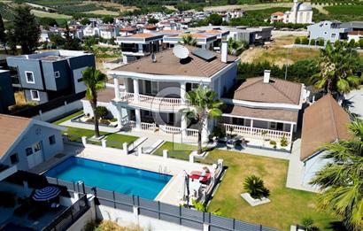 AYDIN KUŞADASI SOĞUCAK’TA EŞYALI YÜZME HAVUZLU SATILIK 5+2 LÜKS VİLLA
