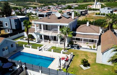 AYDIN KUŞADASI SOĞUCAK’TA EŞYALI YÜZME HAVUZLU SATILIK 5+2 LÜKS VİLLA