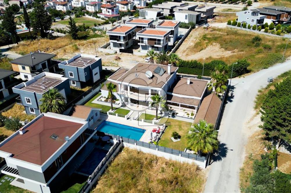 AYDIN KUŞADASI SOĞUCAK’TA EŞYALI YÜZME HAVUZLU SATILIK 5+2 LÜKS VİLLA