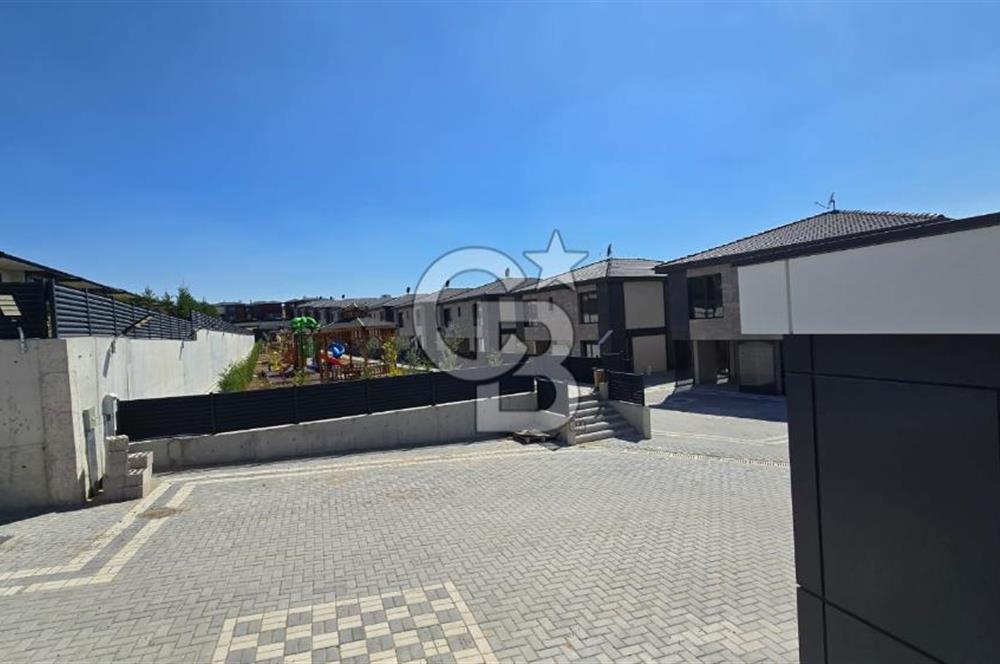 BAĞLICA ZİRVE CEDDESİNDE GÜLHANIM KONAKLARINDA NATAMAM VİLLA