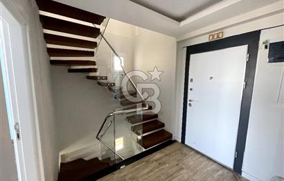 YENİ FOÇA'DA EŞSİZ MANZARALI MÜSTAKİL 4+1 TRİPLEX VİLLA