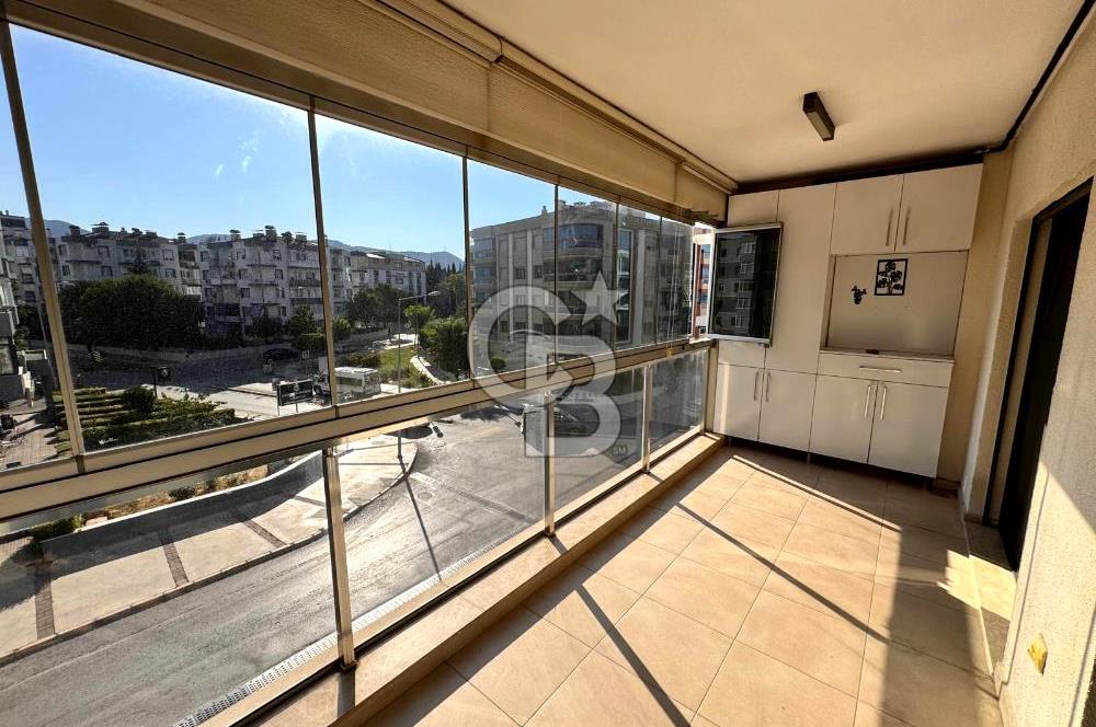GAZİEMİR ETİLER CADDESİ MİA BOUTİQUE SİTESİNDE KİRALIK 3+1