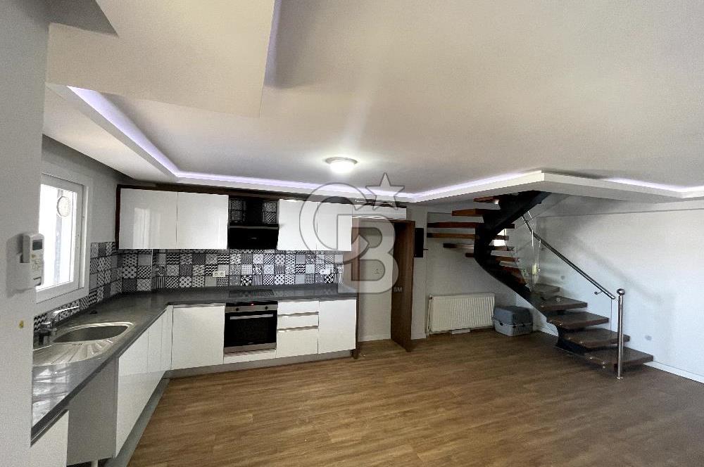 YENİ FOÇA'DA EŞSİZ MANZARALI MÜSTAKİL 4+1 TRİPLEX VİLLA