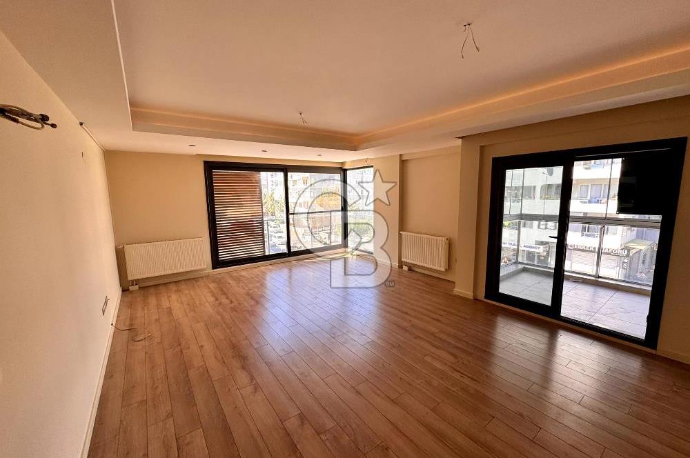 GAZİEMİR ETİLER CADDESİ MİA BOUTİQUE SİTESİNDE KİRALIK 3+1
