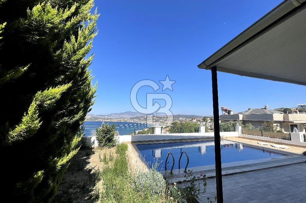 YENİ FOÇA'DA EŞSİZ MANZARALI MÜSTAKİL 4+1 TRİPLEX VİLLA