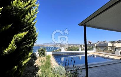 YENİ FOÇA'DA EŞSİZ MANZARALI MÜSTAKİL 4+1 TRİPLEX VİLLA