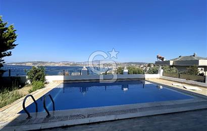 YENİ FOÇA'DA EŞSİZ MANZARALI MÜSTAKİL 4+1 TRİPLEX VİLLA