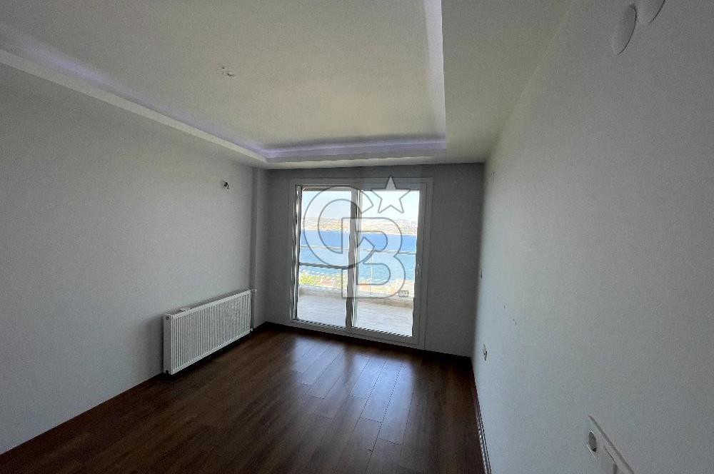 YENİ FOÇA'DA EŞSİZ MANZARALI MÜSTAKİL 4+1 TRİPLEX VİLLA