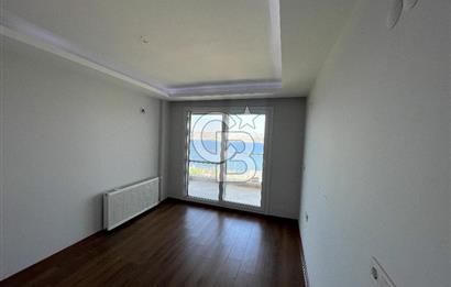 YENİ FOÇA'DA EŞSİZ MANZARALI MÜSTAKİL 4+1 TRİPLEX VİLLA