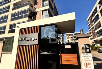 GAZİEMİR ETİLER CADDESİ MİA BOUTİQUE SİTESİNDE KİRALIK 3+1