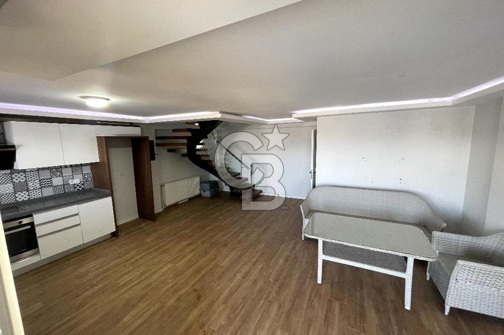 YENİ FOÇA'DA EŞSİZ MANZARALI MÜSTAKİL 4+1 TRİPLEX VİLLA