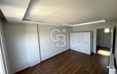 YENİ FOÇA'DA EŞSİZ MANZARALI MÜSTAKİL 4+1 TRİPLEX VİLLA