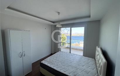 YENİ FOÇA'DA EŞSİZ MANZARALI MÜSTAKİL 4+1 TRİPLEX VİLLA