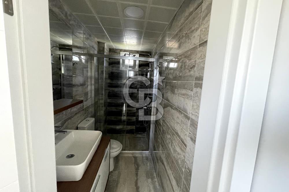 YENİ FOÇA'DA EŞSİZ MANZARALI MÜSTAKİL 4+1 TRİPLEX VİLLA