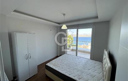 YENİ FOÇA'DA EŞSİZ MANZARALI MÜSTAKİL 4+1 TRİPLEX VİLLA