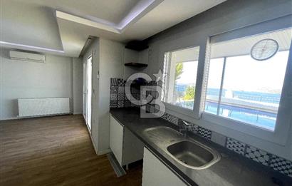YENİ FOÇA'DA EŞSİZ MANZARALI MÜSTAKİL 4+1 TRİPLEX VİLLA